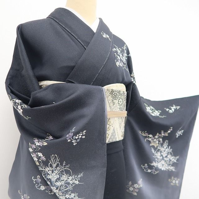 【新品・訪問着】金彩友禅 和田光正 落款 銀通し 着物 正絹 仕付け糸付 トールサイズ tomihisa”時を紡ぎ未来を照らす光彩の軌跡”9648