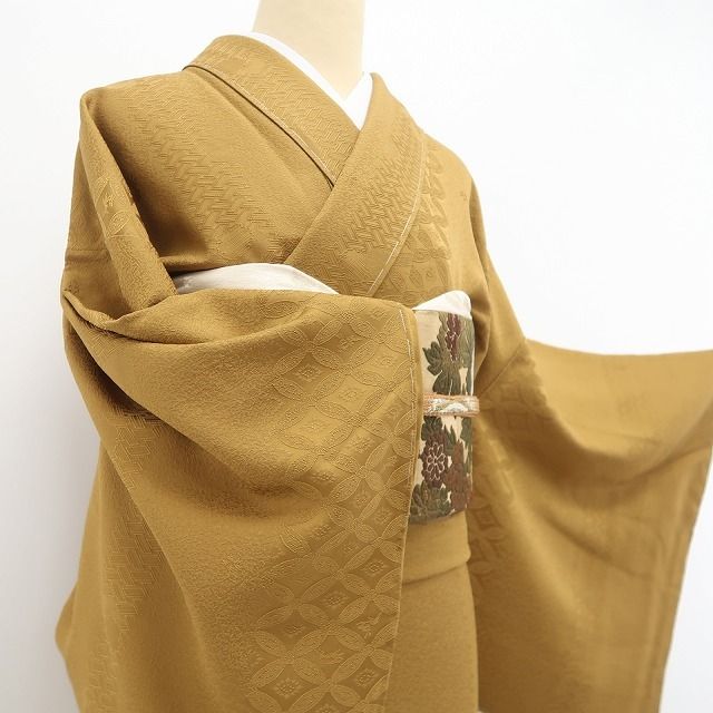 【新品・色無地】さが美謹製 七宝地紋 着物 正絹 仕付け糸付 tomihisa”七宝でさりげなく華やいで”9691