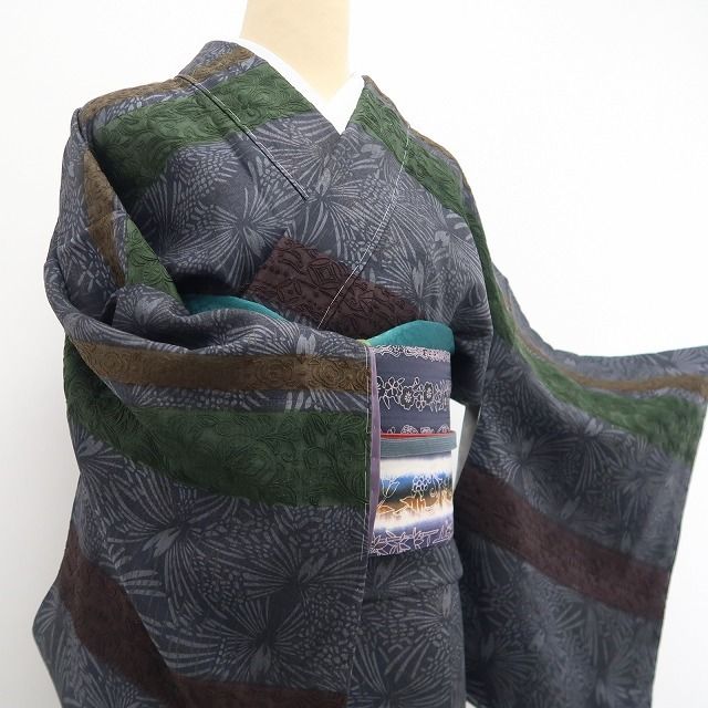 【新品・付下げ】前田仁仙 落款 更紗 スワトウ・蘇州刺繍 着物 正絹 仕付け糸付tomihisa “まだ見ぬ世界で夢を見る”9710