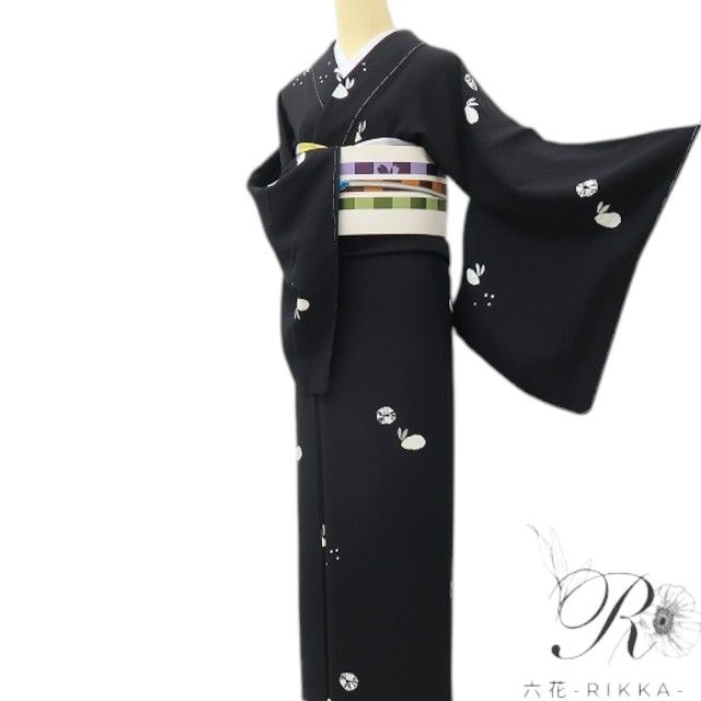 六花-RIKKA- 新品 正絹 ゆきうさぎ トールサイズ クールなブラックに、ふわりと恋する雪うさぎ♪ 仕付け糸付 小紋 着物 A6114