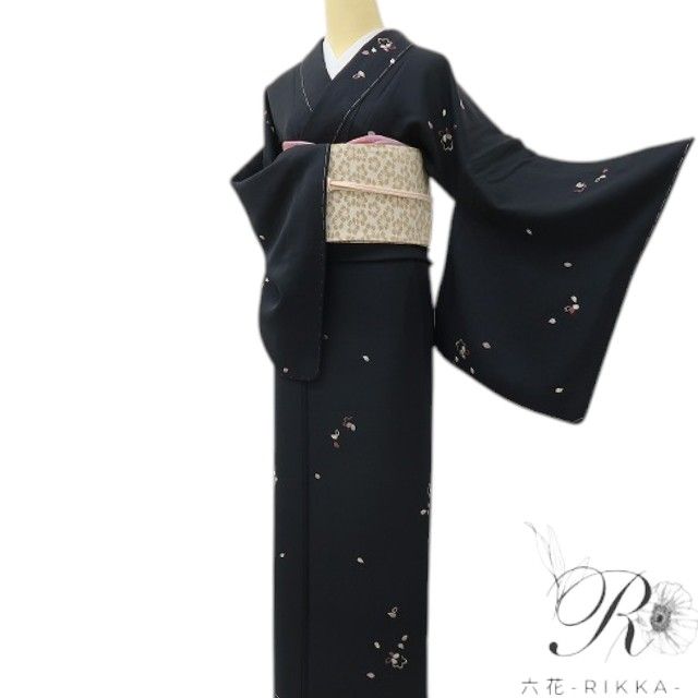 六花-RIKKA- 新品 正絹 刺繍 桜 トールサイズ ちらり、ひらり。秘密めく刺繍桜♪ 仕付け糸付 小紋 着物 A6168
