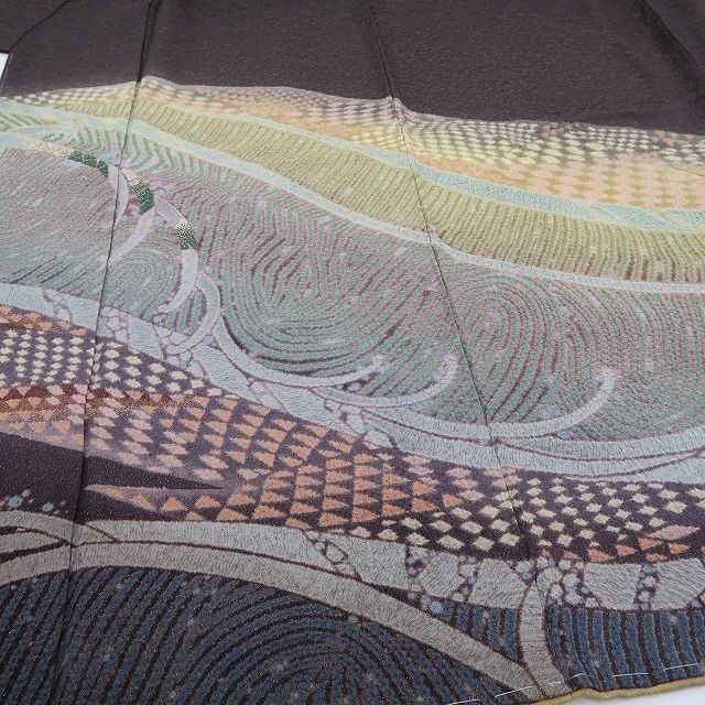 【新古品】tomihisa 新品 滝泰謹製 おぼろ染 相良刺繍 金通し 落款 着物 正絹 仕付け糸付 訪問着 4415