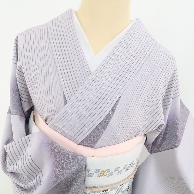 【中古】tomihisa 美品 文字文 縦縞 着物 正絹 仕付け糸付 トールサイズ お召 4438