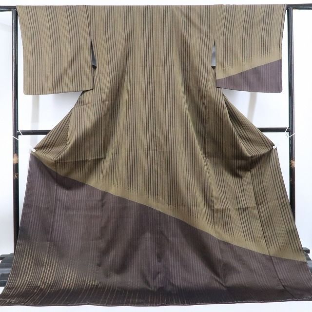 【新古品】tomihisa 新品 縦縞 着物 正絹　仕付け糸付 お召訪問着 4471