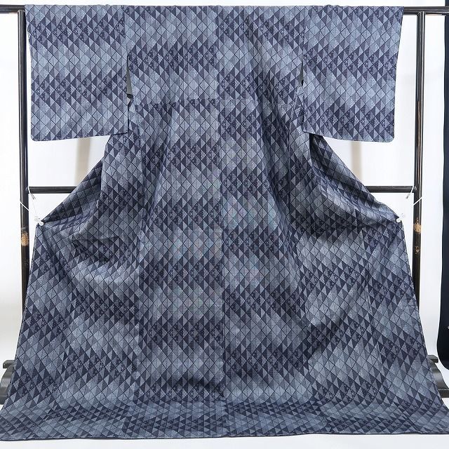 【新古品】tomihisa 新品 久野織物謹製 ますいわ屋扱い カタス式 ９マルキ 証紙付 仕付け糸付 藍染 本場大島紬 4548
