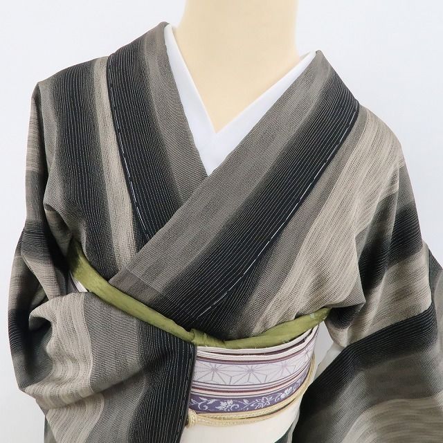 【新古品】tomihisa 新品 伝統工芸士 白川貞夫 落款 本しぼ柿渋染 着物 正絹 仕付け付 塩沢お召 4551