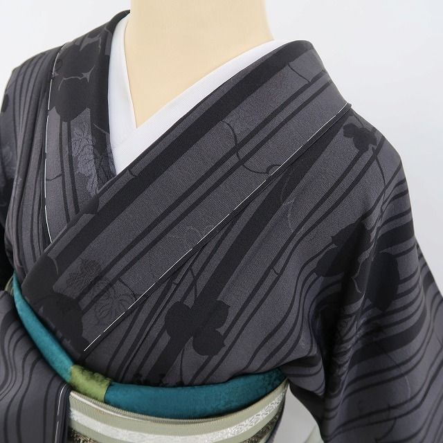 【新古品】tomihisa 新品 ほていや謹製 蔦 縦縞 着物 正絹 仕付け糸付 小紋 4711