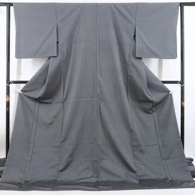 【新古品】tomihisa 新品 縦縞 モノトーン 着物 正絹 仕付け糸付 お召 4854