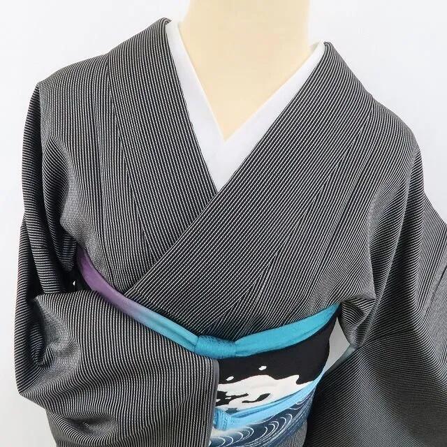 【新古品】tomihisa 新品 縦縞 モノトーン 着物 正絹 仕付け糸付 お召 4854
