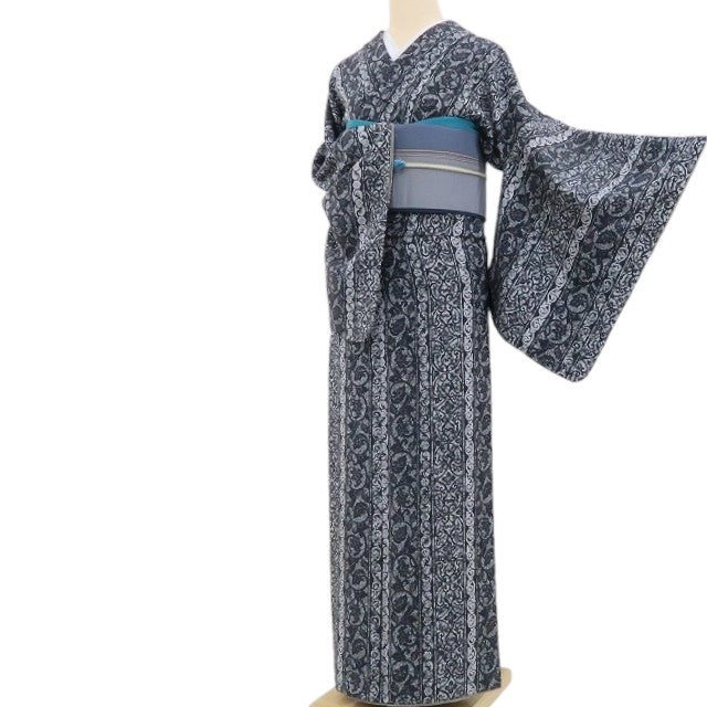 【中古】tomihisa 美品 葡萄更紗 モノトーン 着物 正絹 仕付け糸付 小紋 4926