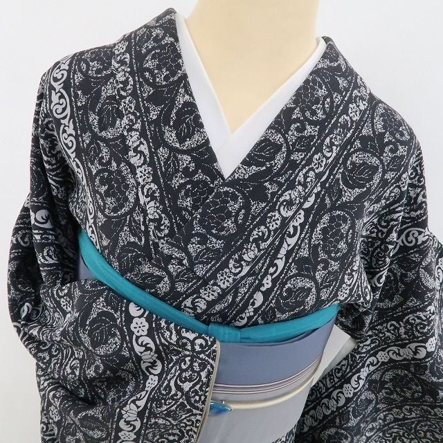 【中古】tomihisa 美品 葡萄更紗 モノトーン 着物 正絹 仕付け糸付 小紋 4926