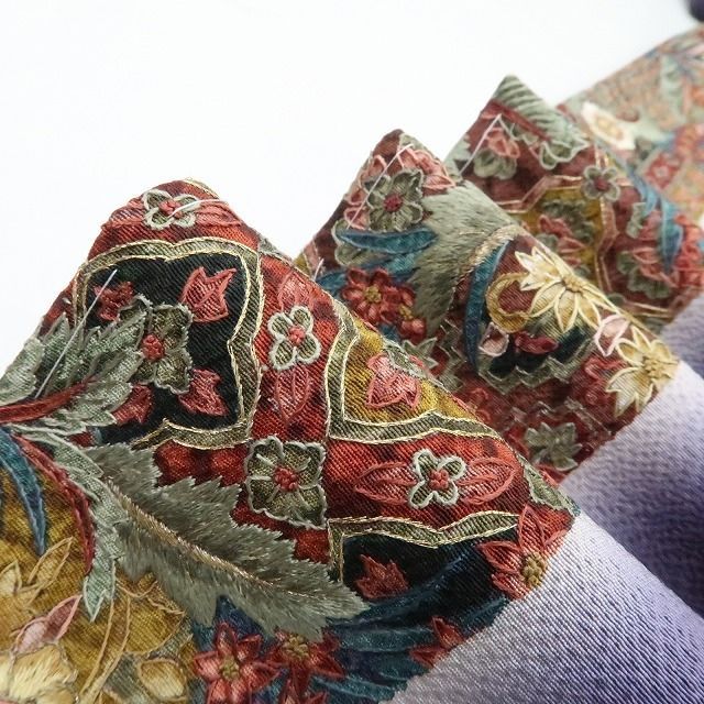 【新古品】tomihisa 新品 更紗 刺繍 落款 賢三 着物　正絹 仕付け糸付 小紋 4982