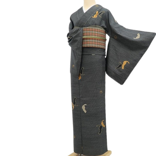 【新古品】tomihisa 新品 単衣 猫 刺繍 着物 正絹 仕付け糸付 紬 5428