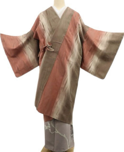 tomihisa 新品 縦暈し 草木染 着物 正絹“視線を射止めて振り返るお洒落自慢のハイセンス”仕付け糸付 ロング丈 道中着 6963