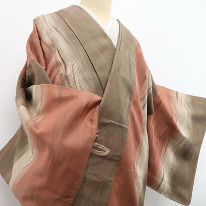 tomihisa 新品 縦暈し 草木染 着物 正絹“視線を射止めて振り返るお洒落自慢のハイセンス”仕付け糸付 ロング丈 道中着 6963