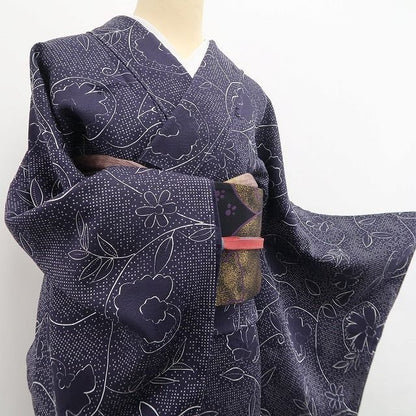 tomihisa 新品 一刀彫 着物 正絹“心射止めて振り返るお洒落小紋の花語り”仕付け糸付 小紋 7003