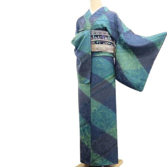 【新古品】tomihisa 新品 花唐草 着物 正絹 仕付け糸付 小紋 7281