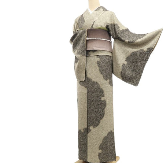 【新古品】tomihisa 新品 雪輪 着物 正絹 仕付け糸付 小紋 7337