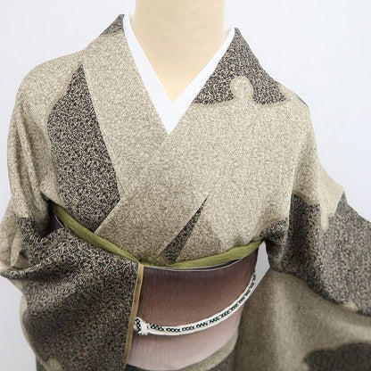 【新古品】tomihisa 新品 雪輪 着物 正絹 仕付け糸付 小紋 7337