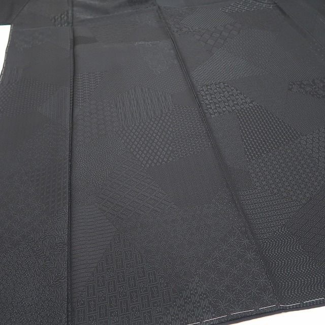 【新古品】tomihisa 新品 寄せ柄 着物 正絹 仕付け糸付 お召 7397