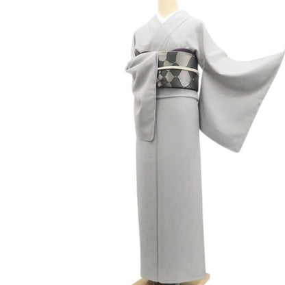 【中古】tomihisa 未着用 着物 正絹 仕付け糸付 色無地 7402