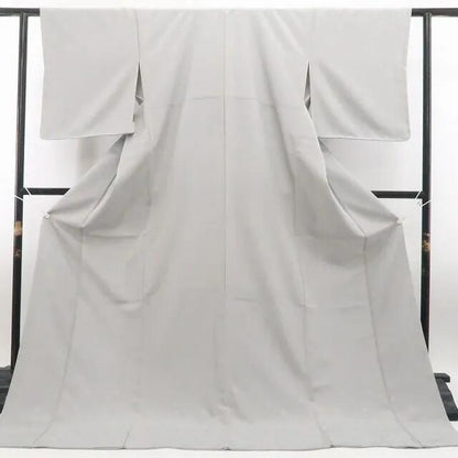 【中古】tomihisa 未着用 着物 正絹 仕付け糸付 色無地 7402