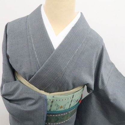【中古】tomihisa 美品 奥順謹製 はたおり娘 縦縞 着物 正絹 証紙付 仕付け糸付 結城紬 7425