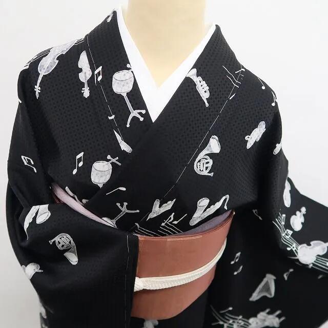 【新古品】tomihisa 新品 楽器柄 モノトーン 着物 正絹 仕付け糸付 小紋 7427