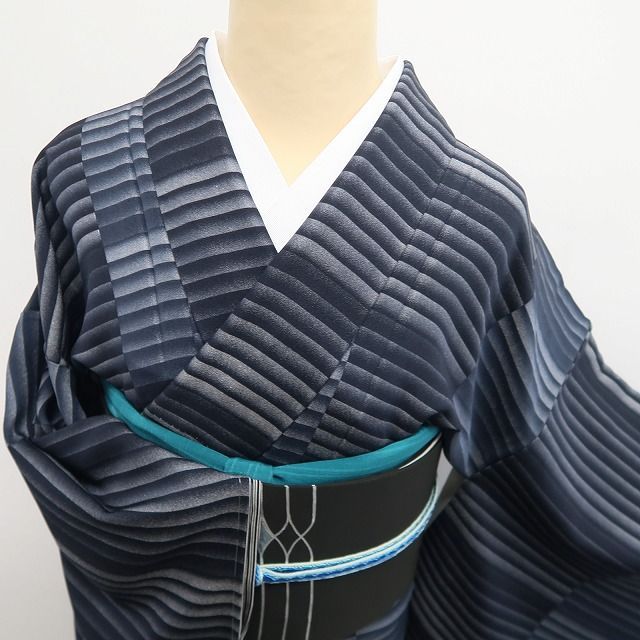 【新古品】tomihisa 新品 横縞 市松 着物 正絹 仕付け糸付 小紋 7483