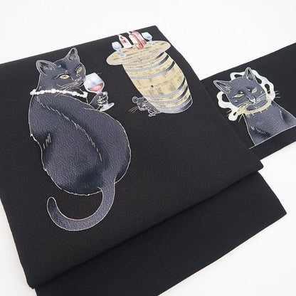 【新品】tomihisa 新品 秀美 お仕立て上がり品 猫 ワイン 着物 正絹 なごや帯 7497