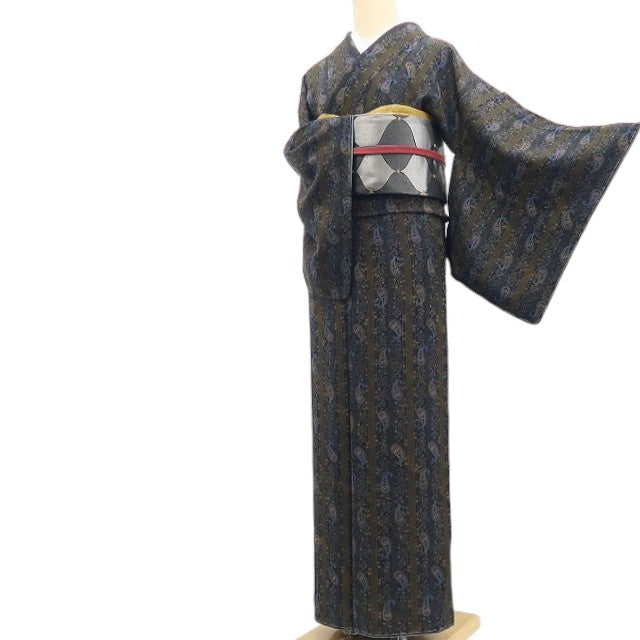 【新古品】tomihisa 新品 やまと誂製 前田仁仙 落款 ペイズリー 着物 正絹 仕付け糸付 小紋 7500