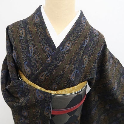 【新古品】tomihisa 新品 やまと誂製 前田仁仙 落款 ペイズリー 着物 正絹 仕付け糸付 小紋 7500