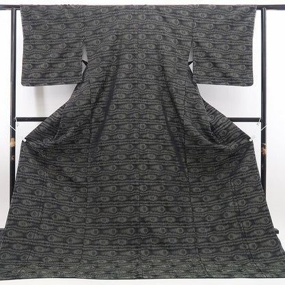 【新古品】tomihisa 新品 幾何学模様 着物 正絹 仕付け糸付 トールサイズお召 7552