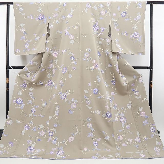 【新古品】tomihisa 新品 伊勢丹謹製 唐花 着物 正絹 仕付け糸付 小紋 7556