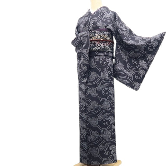 【新古品】tomihisa 新品 花唐草 モノトーン 着物 正絹 仕付け糸付 小紋 7592
