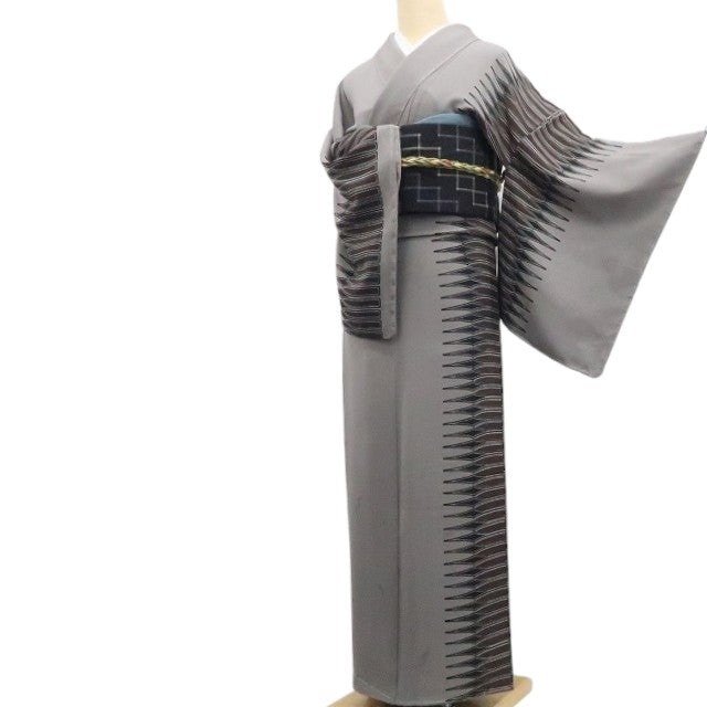 【新古品】tomihisa 新品 コウモリ地紋 着物 正絹 仕付け糸付 付下げ 7664
