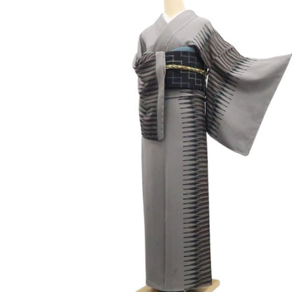 【新古品】tomihisa 新品 コウモリ地紋 着物 正絹 仕付け糸付 付下げ 7664
