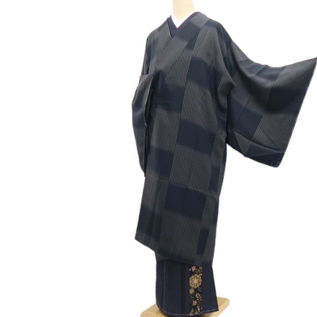 【新古品】tomihisa 新品 縦縞×市松 モノトーン 着物 正絹 仕付け糸付 ロング丈 道中着 7718