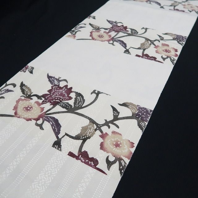 【新品】tomihisa 新品 本場筑前博多織 お仕立て上がり品 唐花 着物 正絹 八寸なごや帯 7743
