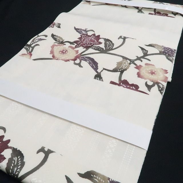 【新品】tomihisa 新品 本場筑前博多織 お仕立て上がり品 唐花 着物 正絹 八寸なごや帯 7743