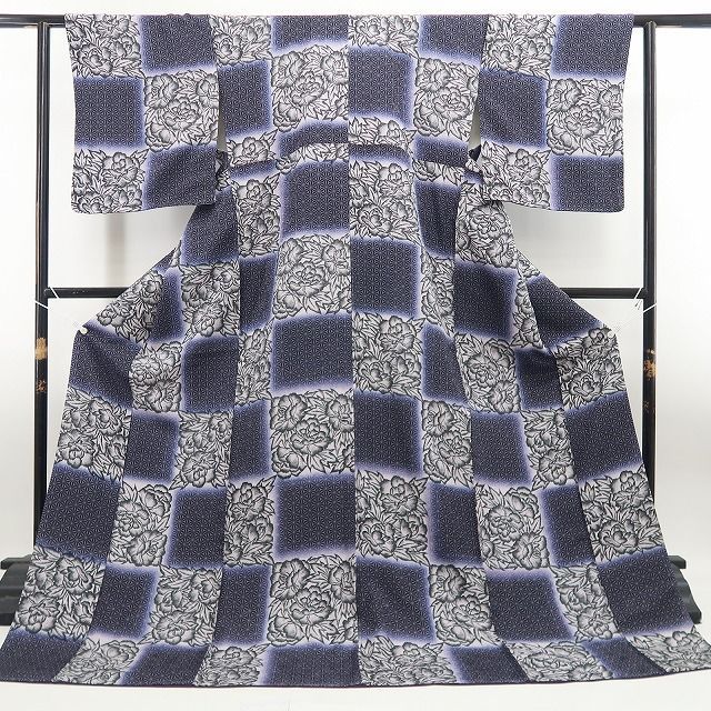 【新古品】tomihisa 新品 斉藤三才 落款 牡丹×市松×麻の葉 着物 正絹 仕付け糸付 小紋 7753