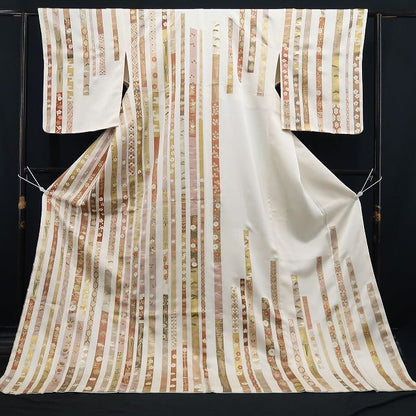 【新古品】tomihisa　新品 金駒刺繍 着物 正絹 仕付け糸付　訪問着 7793