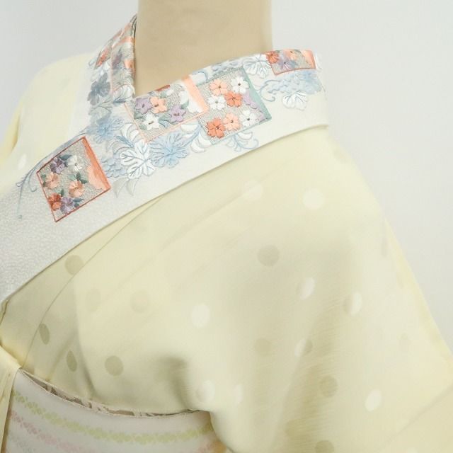 【新古品】tomihisa 新品 刺繍衿付 水玉 着物 正絹 仕付け糸付 長襦袢 7805