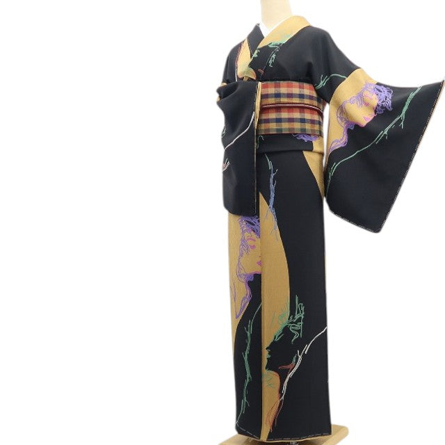 【中古】tomihisa 美品 画家・天野喜孝 モダンアート 着物 正絹 仕付け糸付 小紋 7818