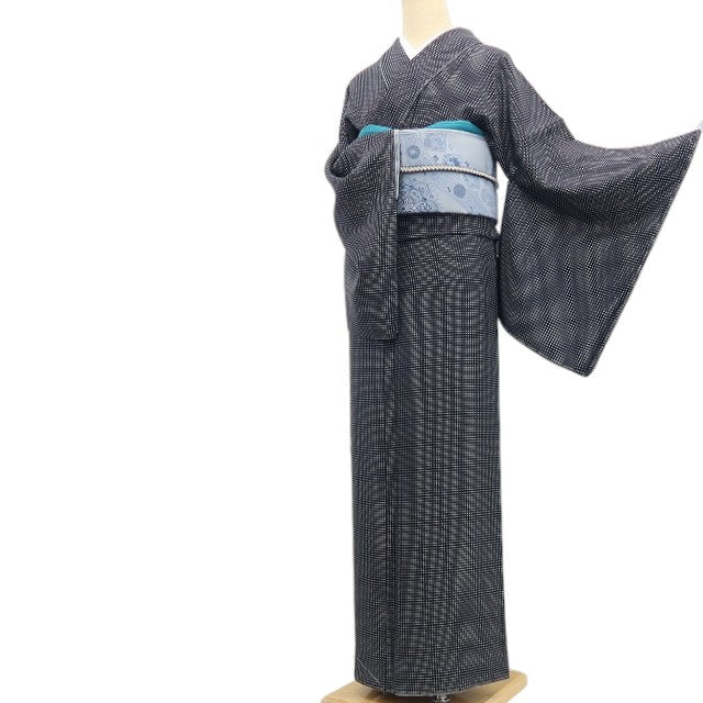 【新古品】tomihisa 新品 さが美謹製 モノトーン 着物 正絹 仕付け糸付 小紋 7822