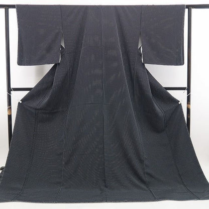 【新古品】tomihisa 新品 さが美謹製 モノトーン 着物 正絹 仕付け糸付 小紋 7822