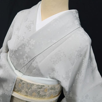 【新古品】tomihisa 新品 桜地紋 着物 正絹 仕付け糸付 色無地 7856