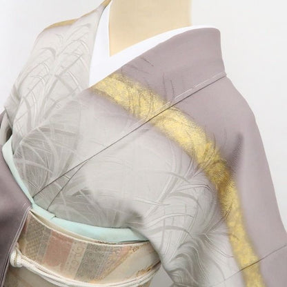 【新古品】tomihisa 新品 皇室献上作家 北出与三郎 落款 大王松 着物 正絹 仕付け糸付 付下げ 7904