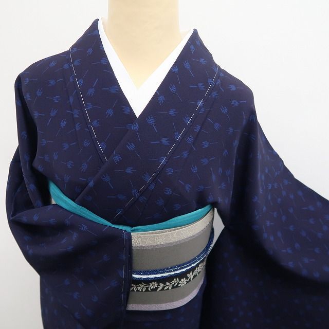 【新古品】tomihisa 新品 藍香房 着物 正絹 仕付け糸付 藍染め 小紋 7930
