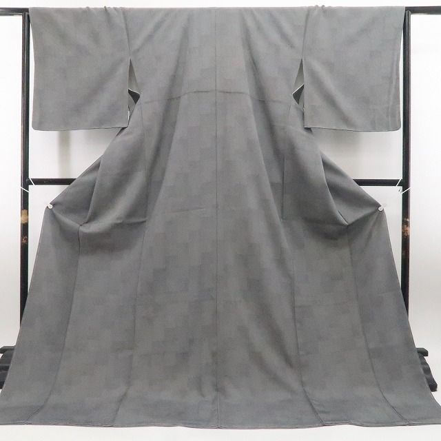 【新古品】tomihisa 新品 鮫×行儀×角通し モノトーン 着物 正絹 仕付け糸付 江戸小紋 7957